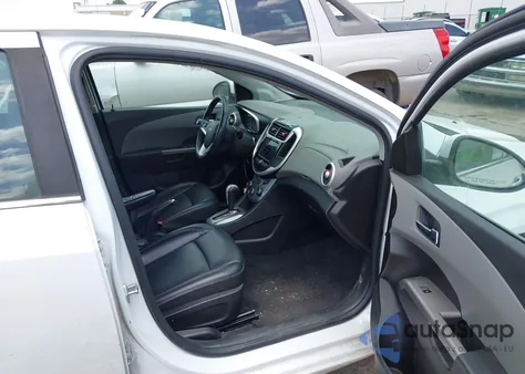 2019 Chevrolet Sonic Premier Auto из США, поврежденный, VIN 1G1JF5SB7K4121062